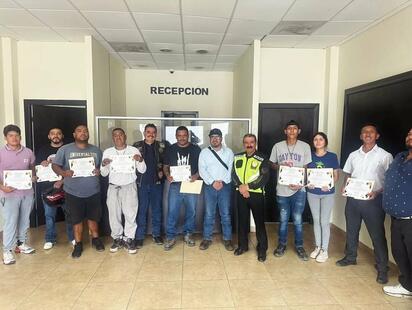 Conductores de motocicleta concluyen capacitación vial en Piedras Negras