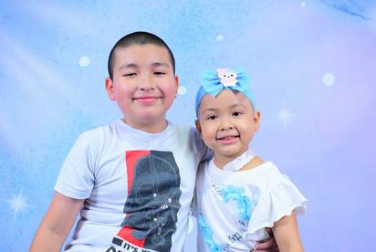 Niño dona su médula para salvar a su hermana de la leucemia