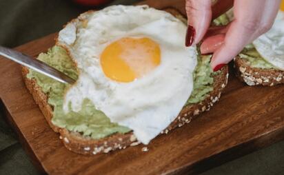 Desmitificando la alimentación: ¿Son saludables los huevos fritos en el desayuno?