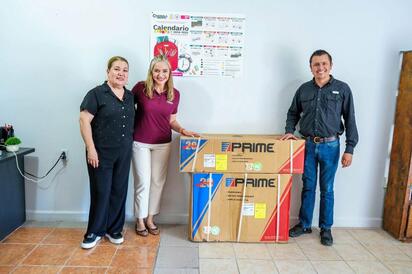 Entregan equipo e insumos a supervisiones escolares de Piedras Negras