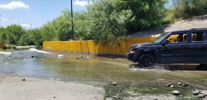 Fuga de drenaje se agrava en el puente 1850