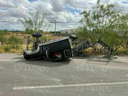 Tres albañiles terminaron lesionados tras volcadura en Monclova