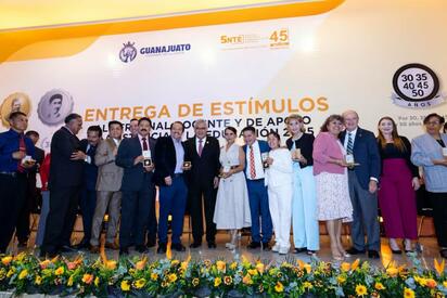 SNTE celebra 69 años de la Sección 45 en Guanajuato