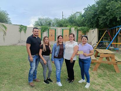 Ana Montemayor fortalece el deporte local apoyando al equipo de softball Las Guerreras en Sabinas