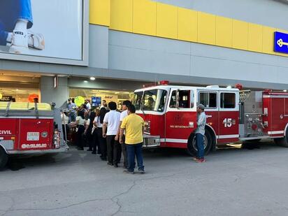 Alarma falsa moviliza a Bomberos y PC en tienda Coppel del centro
