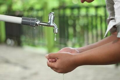 Apagones tras lluvias dejan sin agua a jardines de niños en Sabinas