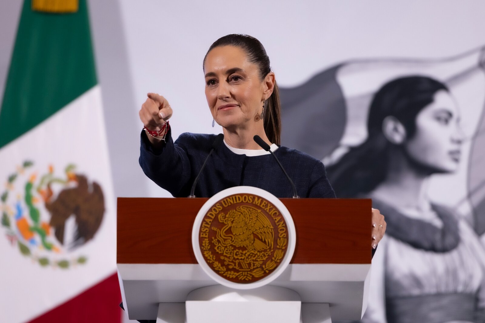 Reconoce Claudia Sheinbaum labor de bomberos de Acuña que auxiliaron en Texas: El grupo de bomberos partió al inicio de la presente semana al centro de Texas apoyar en las labores de rescate.