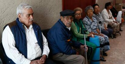 Jubilados de Palau exigen respuesta a demandas estancadas contra el IMSS