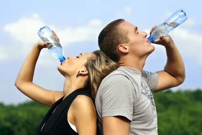 ¿Cuánto tiempo se puede correr de forma segura sin beber agua?
