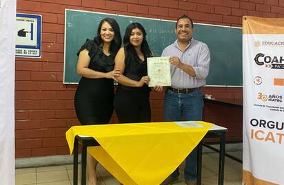 Óscar Davis destaca fin de curso Pedicure Spa con Parafina para impulsar autoempleo en Sabinas