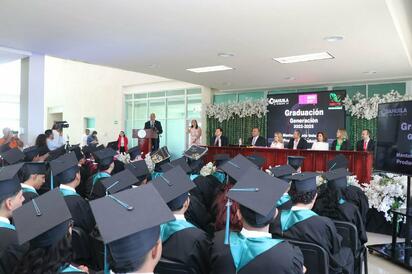 Graduados del CECyTE-EMSaD son reconocidos por autoridades en emotiva ceremonia en Nueva Rosita