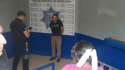 Pareja es detenida tras presuntamente robar malvaviscos y galletas de tienda OXXO en Monclova