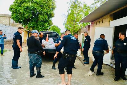 Policía Estatal de Coahuila ayuda ante las lluvias