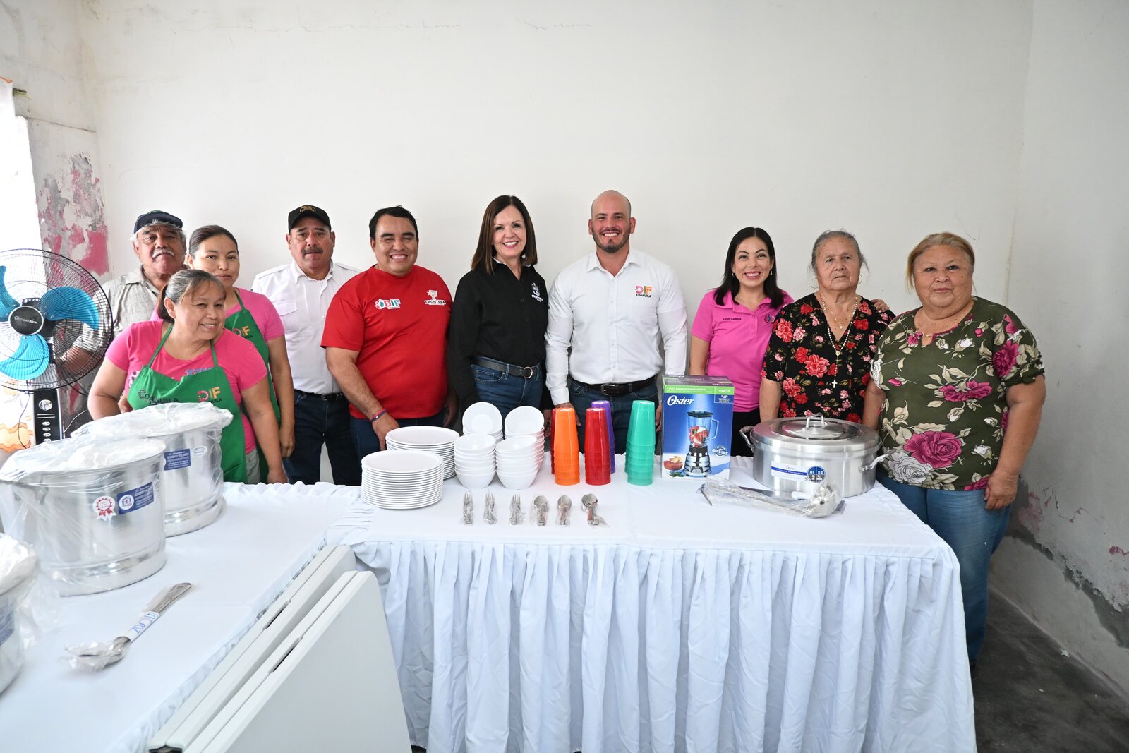 región: Esta entrega fortalece el programa alimentario y el servicio que reciben las y 
los adultos mayores, a través del DIF