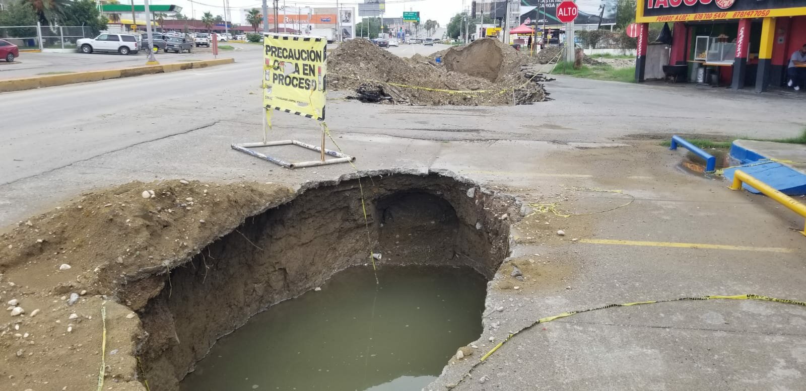 Obra inconclusa afecta la vialidad en Mendoza Berrueto: Una zanja a la altura de la colonia Delicias afecta al ingreso de la colonia y a los negocios comerciales.