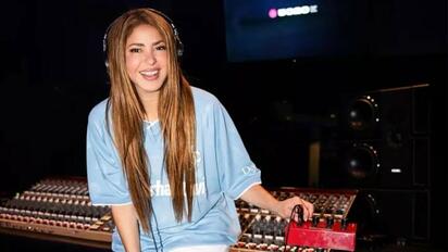 Shakira confirma que trabaja en nueva música desde el estudio