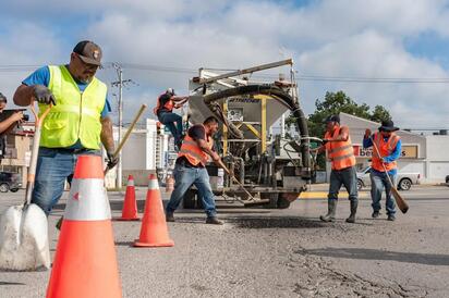 Implementan bacheo de alta presión para agilizar rehabilitación vial en Piedras Negras
