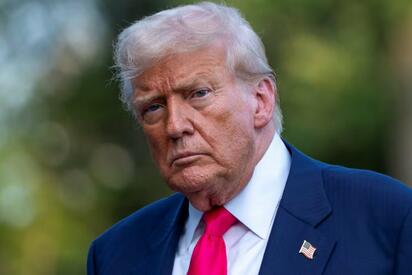Trump acusa al WSJ de publicar una carta 'falsa' a Epstein