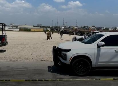 Fuga de gasolina en pipa moviliza a cuerpos de emergencia en Piedras Negras