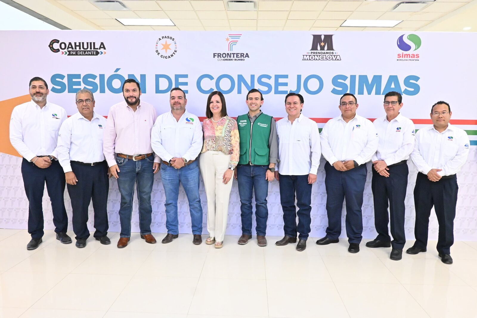 región: Se compromete a garantizar el abasto de agua con trabajo en equipo y
responsabilidad.