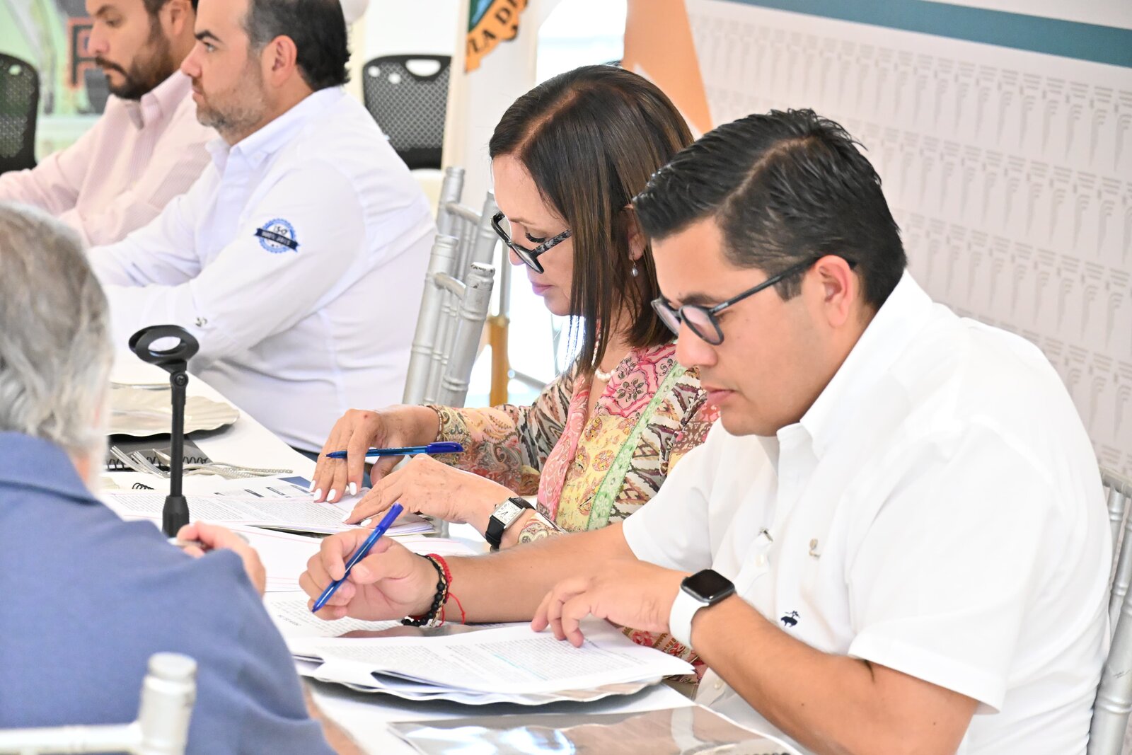 región: Se compromete a garantizar el abasto de agua con trabajo en equipo y
responsabilidad.