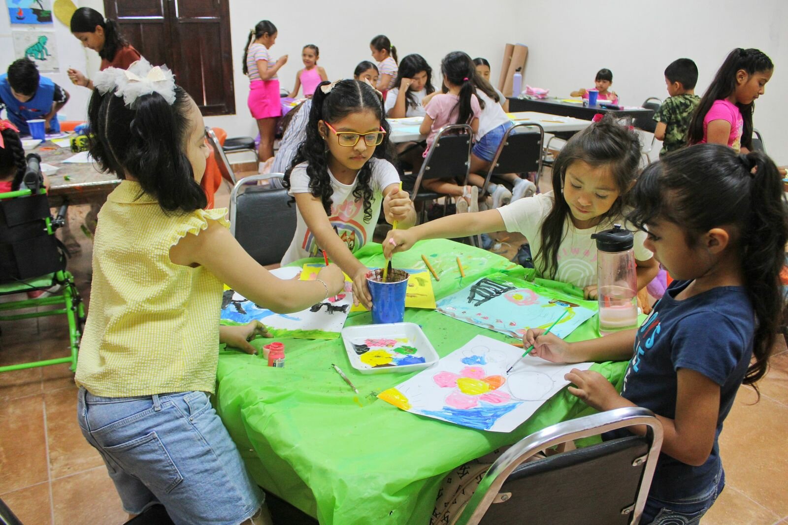 región: El programa busca estimular el arte, los valores y la imaginación de niñas y niños durante el verano