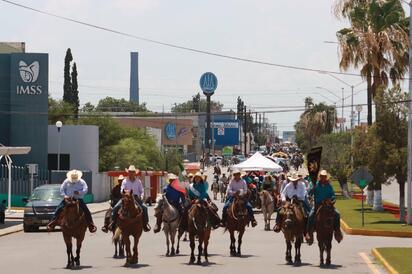 Nueva Rosita celebra su XXVI Gran Cabalgata 2025 con entusiasmo