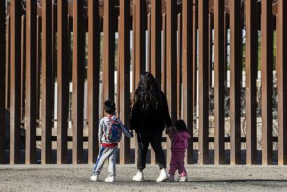 Gobierno de Trump envía cartas de deportación a niños migrantes