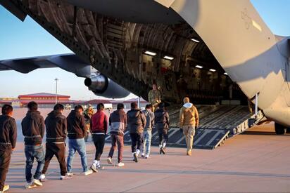 Vuelos de deportación parten desde “Alcatraz de los Caimanes”