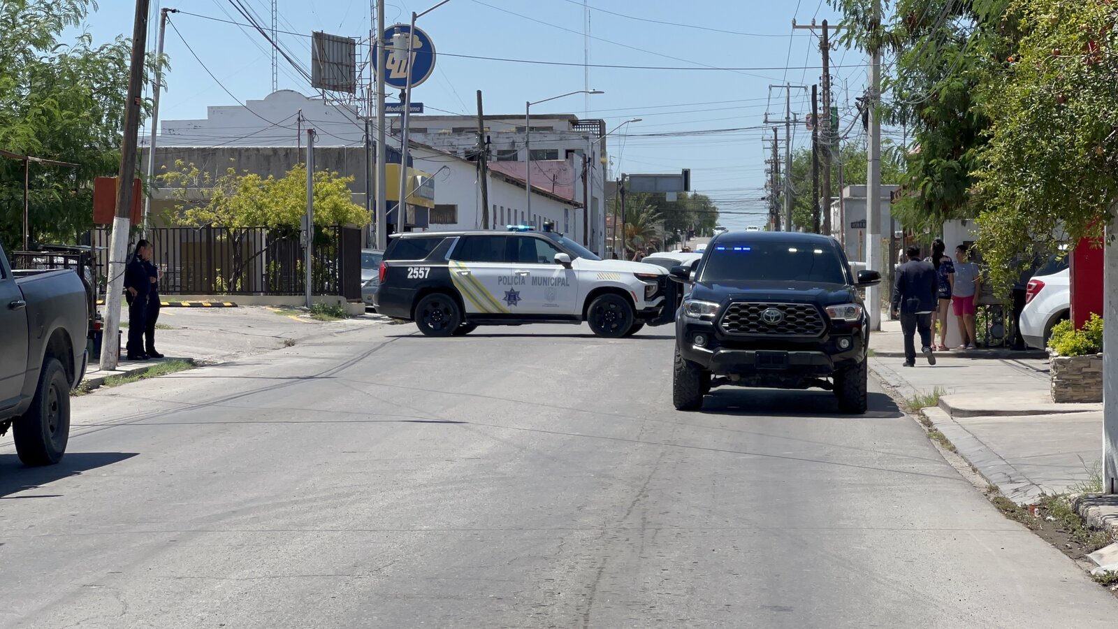Deceso: Fue cerca del mediodía cuando ciudadanos alertaron a las autoridades sobre un fuerte olor proveniente de un área.