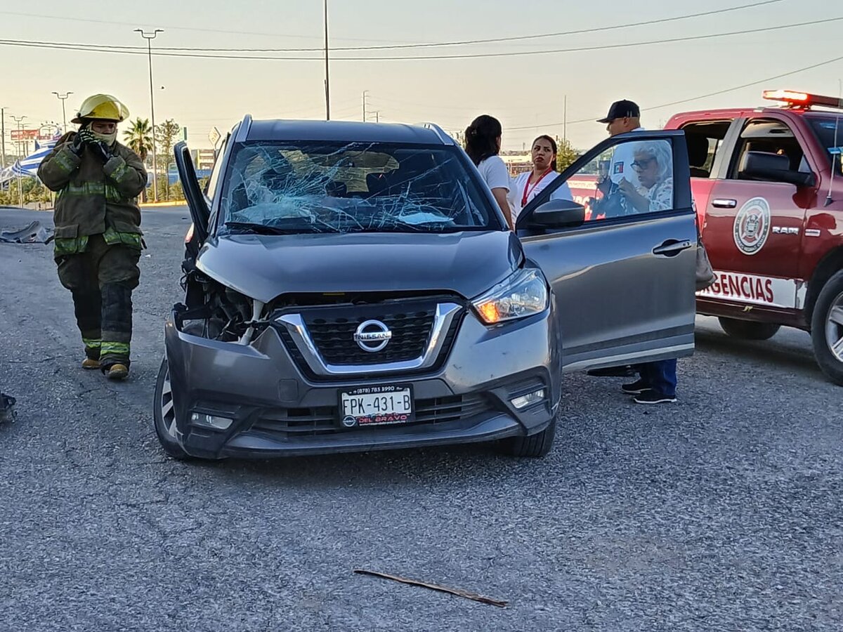 Accidente: De acuerdo con el peritaje preliminar, la conductora de una camioneta Nissan Kicks habría ocasionado el choque al incorporarse .