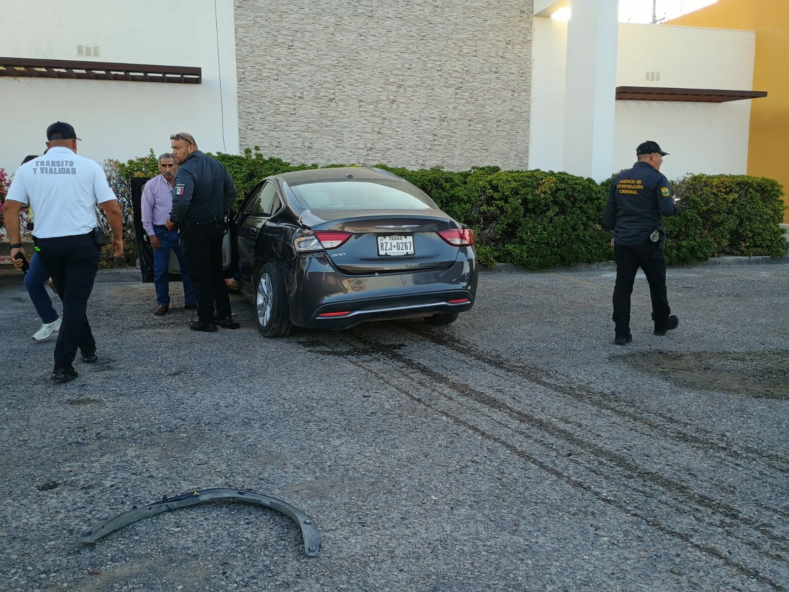 Accidente: De acuerdo con el peritaje preliminar, la conductora de una camioneta Nissan Kicks habría ocasionado el choque al incorporarse .