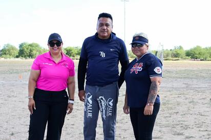 Escuela de verano impulsa el sóftbol femenil en Agujita
