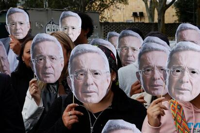 Jueza retoma fallo clave en juicio contra Álvaro Uribe