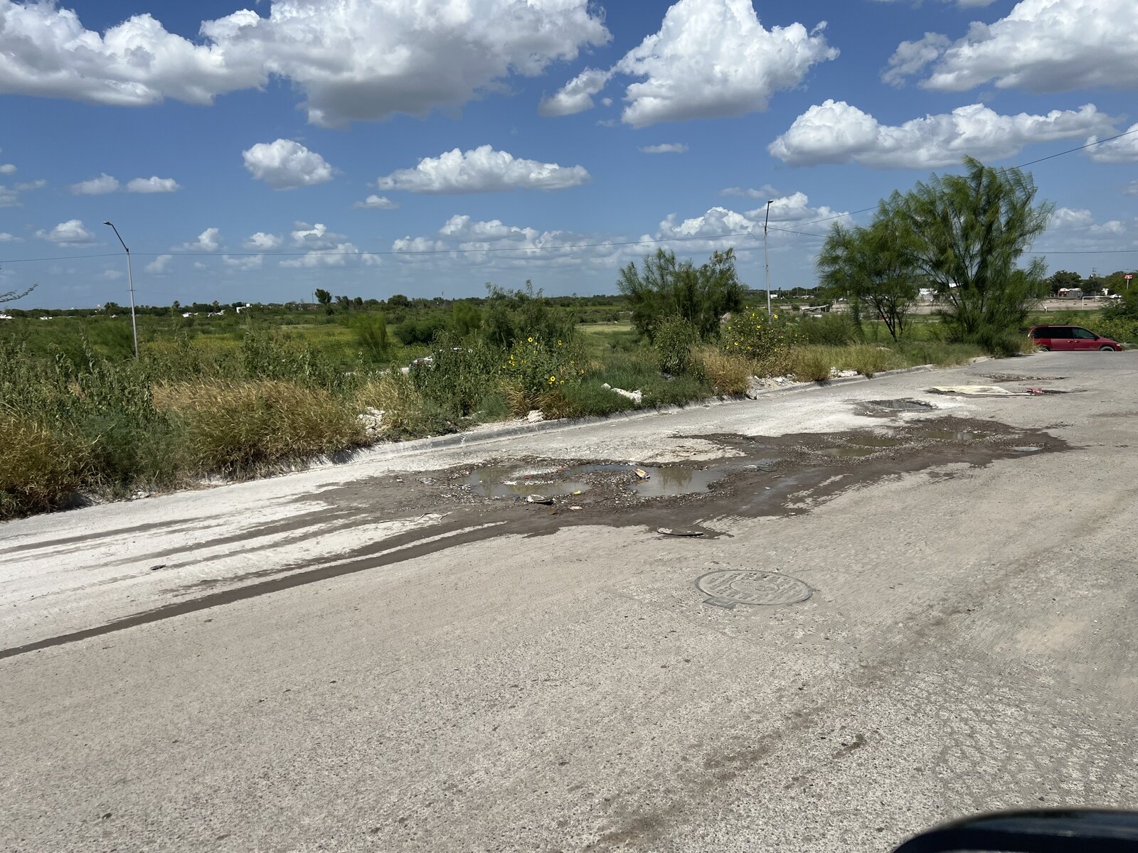 Bacheo : Las áreas con mayor deterioro presentan daños profundos en el pavimento.