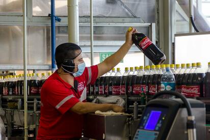 FEMSA prueba horarios de 40 horas en OXXO ante reforma laboral