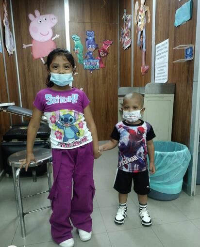 Camila salva a Eithan  de la leucemia con transplante de médula