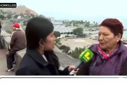 Abuela se viraliza por llevar a su nieto a ver tsunami