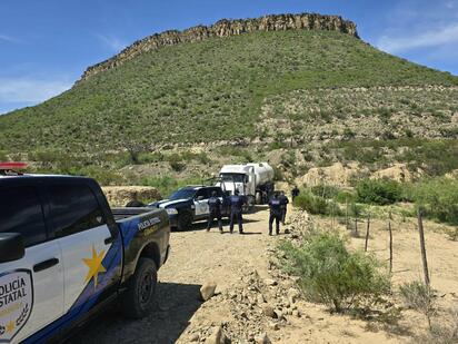 Aseguran 44 mil litros de hidrocarburo en carretera a Monclova; Detienen a cinco 