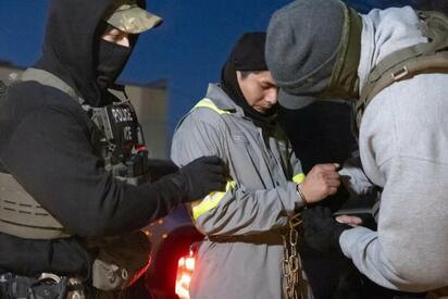 Jueza bloquea deportación acelerada en Estados Unidos