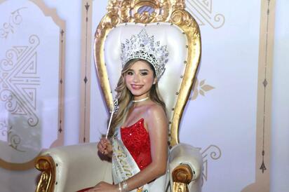 “Bárbara I” es coronada Reina de Nueva Rosita en la Astro Feria Rosita 2025