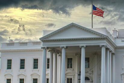 Trump dona salario presidencial para renovar la Casa Blanca