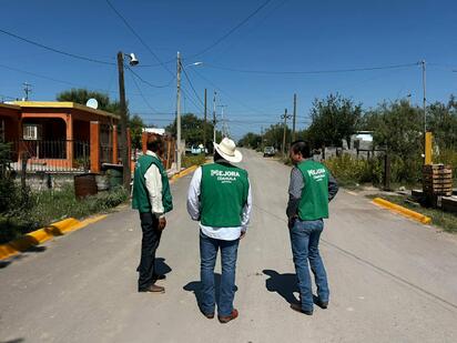 Funcionarios recorren proyectos municipales como infraestructura vial, iluminación, techumbres y redes hidráulicas en Sabinas.