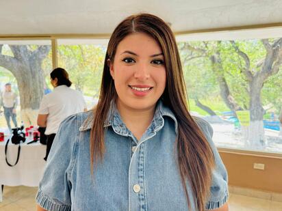 Candidatas al Reinado de Santa Rosa de Lima 2025 brillan en pasarela e invitan al evento del domingo