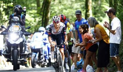 Isaac del Toro va remontando posiciones en la vuelta de Burgos y presiona al líder
