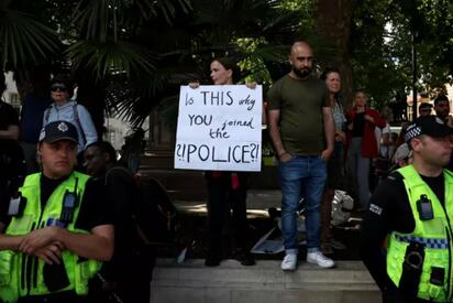 Policía de Londres arresta a cientos por apoyar ONG propalestina