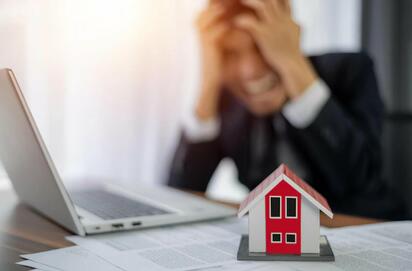 Familia denuncia presunta estafa inmobiliaria en Sabinas