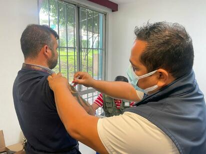 La aplicación de vacuna antirrábica en Monclova requiere evaluación médica previa