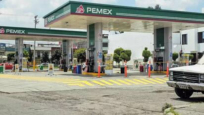 Huachicol y bloqueos generan desabasto intermitente de combustible