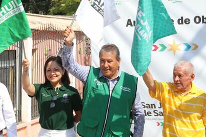 Alcalde Óscar Ríos da inicio a pavimentación en colonia Hidalgo